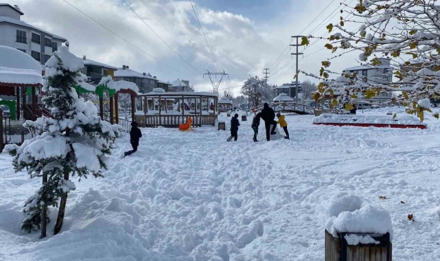 Bolu'da eğitime kar engeli