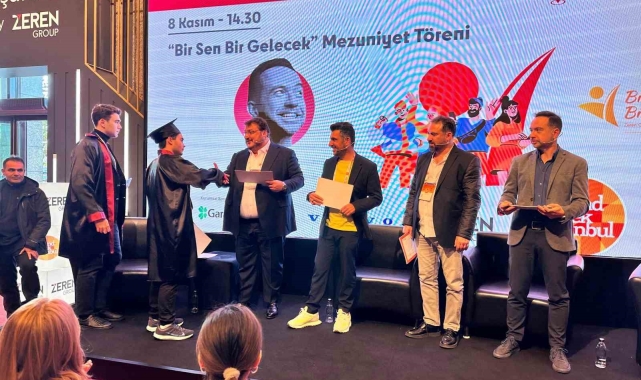 Brand Week Istanbul'da 'Bir Sen Bir Gelecek' projesi ilk mezunlarını verdi