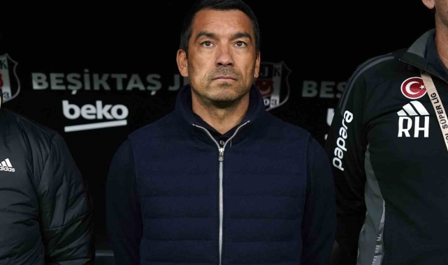 Bronckhorst'tan kadroda 3 değişiklik