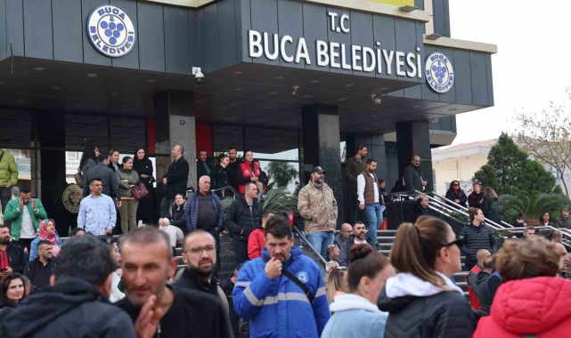 Buca Belediyesi çalışanları iş bıraktı