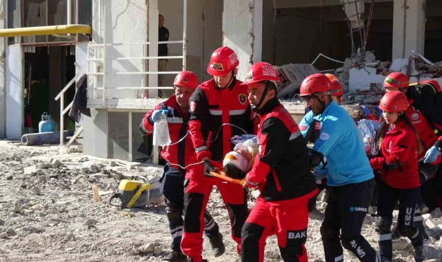 Burdur'da 5,7 şiddetindeki deprem tatbikatında gerçeği aratmayan görüntüler