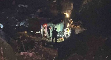 Burdur'da otomobil 50 metrelik uçuruma düştü: 1 yaralı