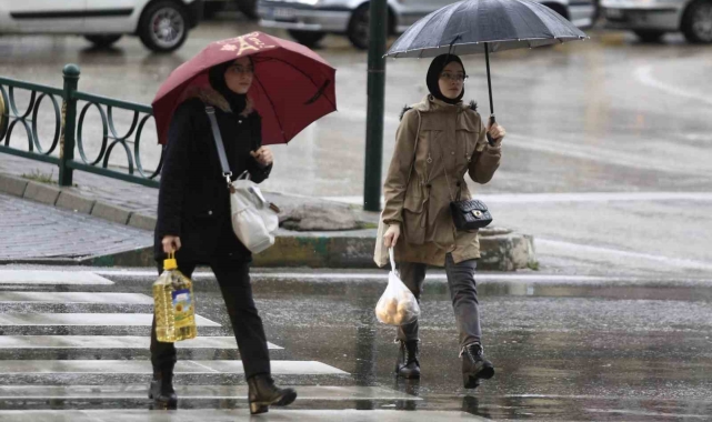 Bursa aylık ortalama yağışın yarısını bir günde aldı