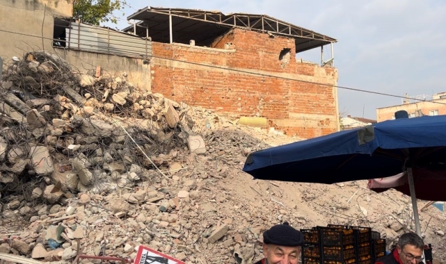Bursa'da 5 katlı apartman böyle yıkıldı