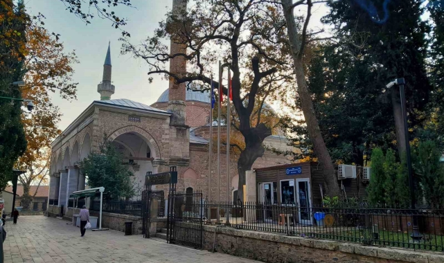 Bursa'da ecdat yadigarı tarihi cami ve türbelerdeki özel güvenlikçiler çekiliyor