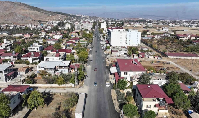 Büyükşehir belediyesinden Türkoğlu'nda yol yatırımları