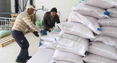Büyükşehir'den Korkutelili üreticilere 60 ton buğday desteği