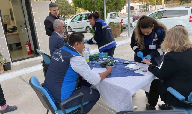 Büyükşehir'den tüm ilçelerde şeker ölçüm ve diyabet farkındalık eğitimi
