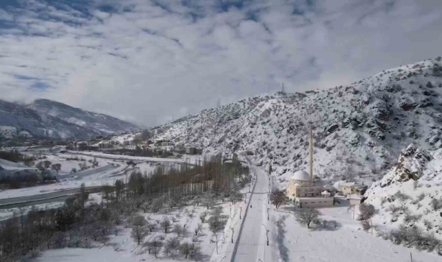Çamoluk'ta kar güzelliği dronla görüntülendi