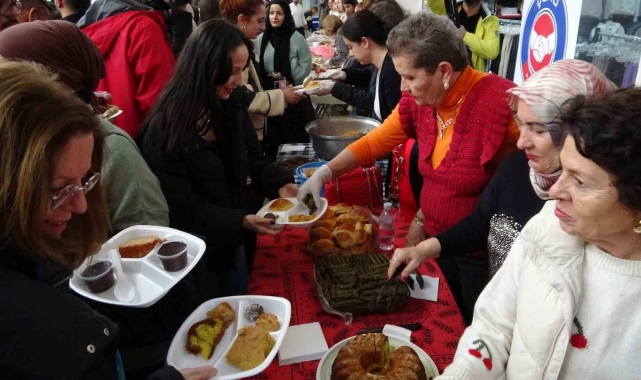 Çanakkale'de 101 anne üniversite öğrencileri için ev yemekleri hazırladı