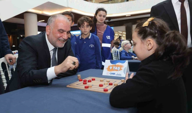 Canik'te Zeka Geliştirici Ahşap Akıl ve Strateji Oyunları El Sanatları Sergisi açıldı