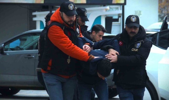 Çeşme'de 3 genci öldüren zanlı: "Kafa attılar ben de ateş ettim"
