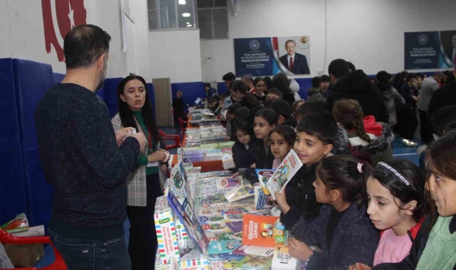 Cizre'de kitap fuarı kapılarını kitapseverlere açtı