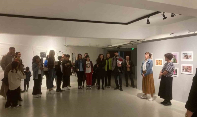 Çocuk sanatçıların eserleri Teneffüs'te sergileniyor