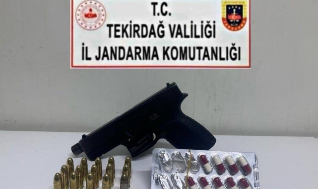 Çorlu'da uyuşturucu operasyonunda hap ve silah ele geçirildi