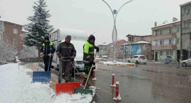 Çorum Belediyesi'nin 'kar mesaisi' takdir topladı