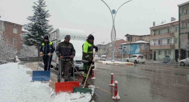 Çorum Belediyesi'nin 'kar mesaisi' takdir topladı