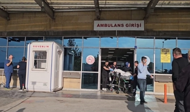 Çorum'da otomobilin bagajından düşen çocuk tırın çarpması sonucu yaralandı