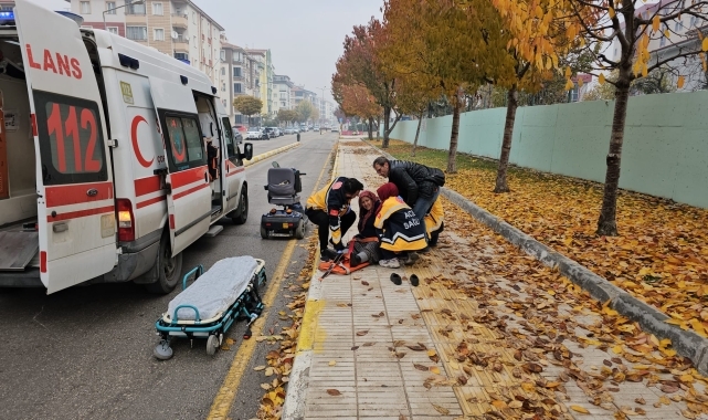 Çorum'da üç tekerlekli elektrikli motosikletten düşen yaşlı kadın yaralandı