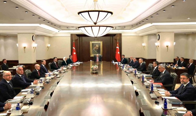 Cumhurbaşkanı Erdoğan: "Terör örgütünün belediye gücüyle haraç mekanizmaları kurmasına göz yumamayız"
