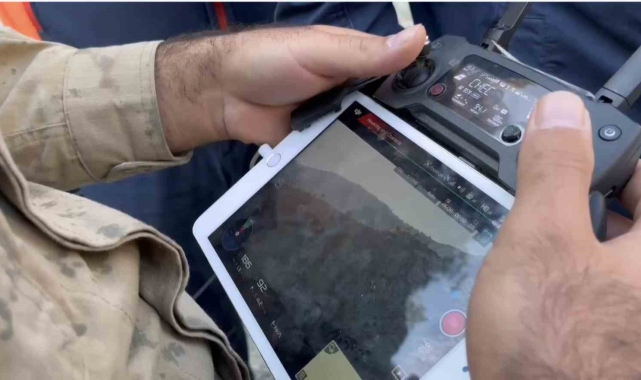 Dağda mahsur kalan avcı dron ile tespit edilerek kurtarıldı