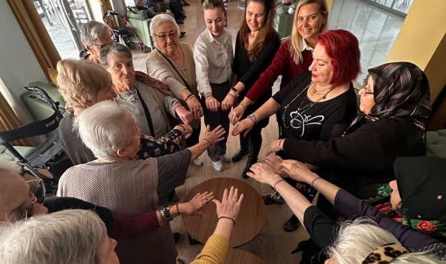 Dayanışmanın sembolü olarak bileklik yaptılar