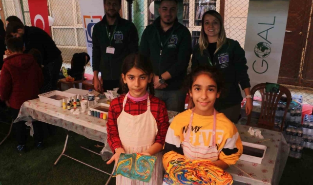 Depremzede çocuklar Dünya Çocuk Hakları Günü'nde doyasıya eğlendi