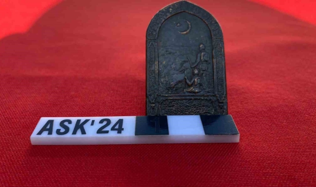 Diyarbakır'da Amida Höyük'teki kazıda "Çanakkale Savaşı" rozeti bulundu
