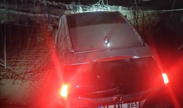 Diyarbakır'da cip inşaatı devam eden menfeze düştü: 1 yaralı
