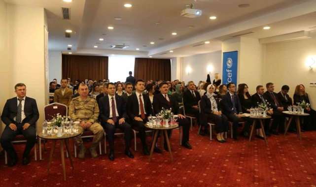 Diyarbakır'da 'Çocukla Adli Görüşmeci' sertifikalı eğitim programı başladı