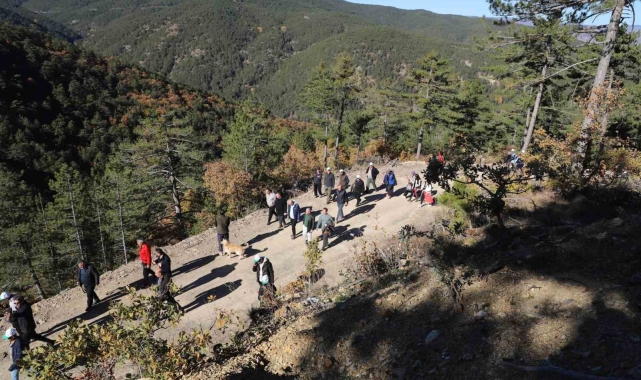 Doğaseverler geleceğe ve insanlığa nefes olabilmek için kilometrelerce yürüdü