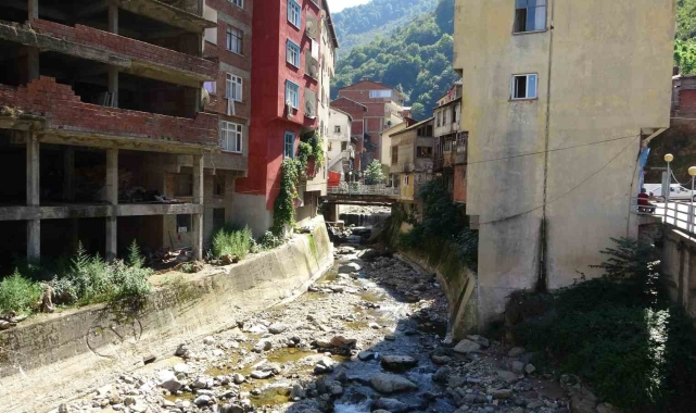 Doğu Karadeniz'de dere yataklarındaki yapılaşma tehlike oluşturuyor