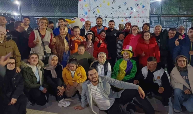 Down sendromlu özel bireyler için Afyonkarahisar'da etkinlik