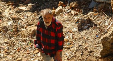 Düşürdüğü cep telefonunu almak isterken düştü, saatlerce kurtarılmayı bekledi