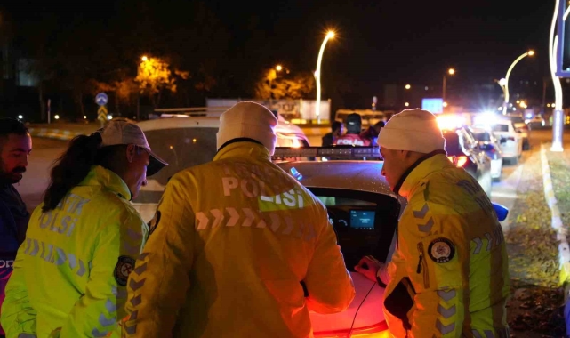 Edirne'de trafik polisleri 17 ekiple uygulama yaptı