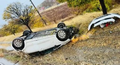 Elazığ'da otomobil takla attı: 2 yaralı