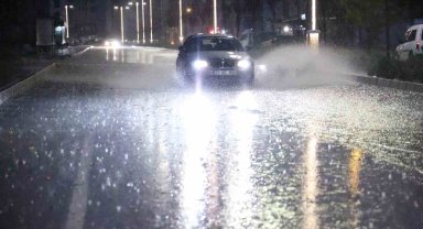 Elazığ'da sağanak yağış etkili oldu