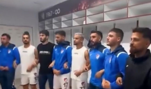 Elazığspor'dan halaylı galibiyet paylaşımı