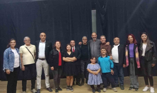 Ercan Kubaş Tiyatrosu'ndan "Ecem devler ülkesinde"
