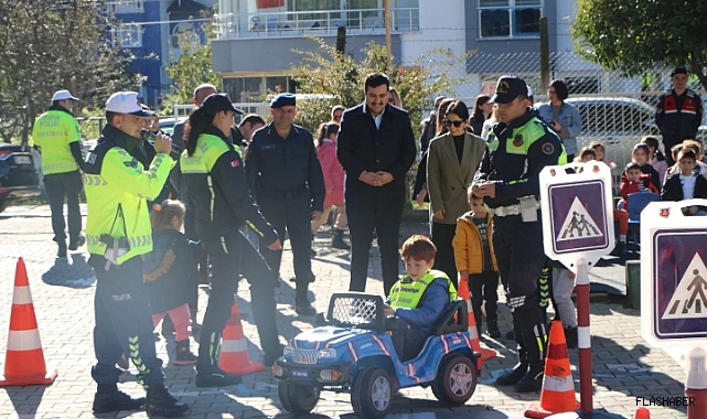 Erfelek'te İlkokul öğrencilerine trafik eğitimi verildi