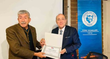 Eskişehir Türk Ocağı 'Yurt Dışında Eğitim: İmkânlar - Fırsatlar' konferansı düzenledi