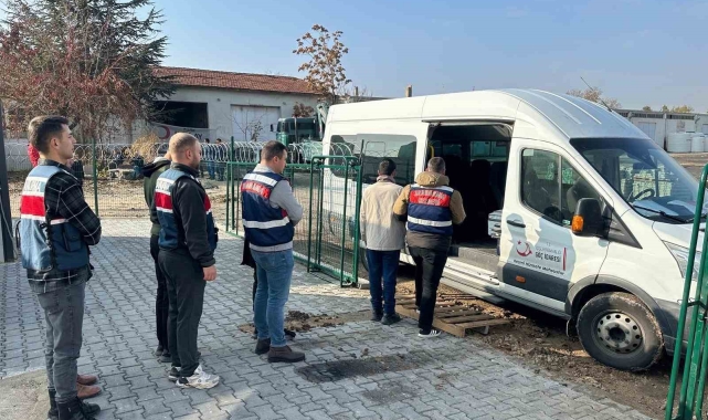 Eskişehir'de 44 düzensiz göçmen hakkında 1 milyon 4 bin 696 TL ceza yazıldı