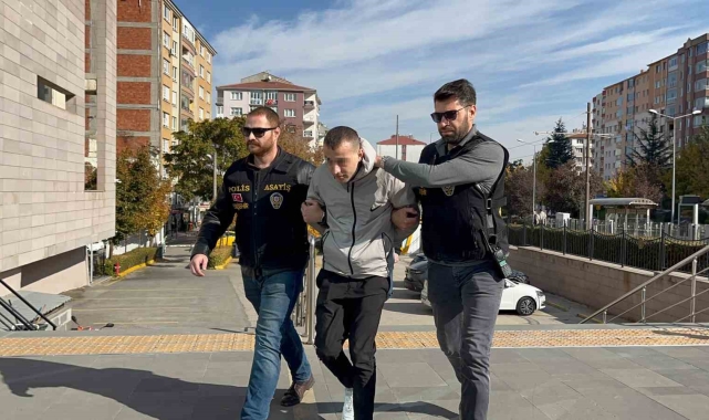 Eskişehir'de aynı gecede 2 ayrı silahlı saldırı yapan şahıs adliyeye sevk edildi