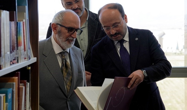 ETÜ Kütüphanesi, Prof. Dr. Turgut Karabey'in kitap bağışı ile akademik mirasını güçlendiriyor