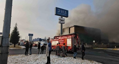 Fabrika yangınında acı haber: 2 ölü