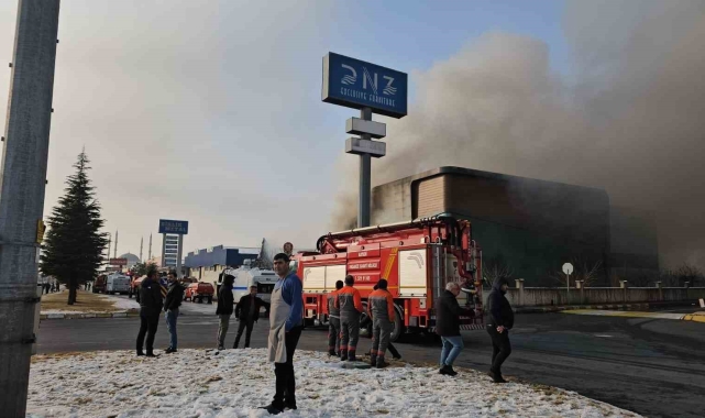Fabrika yangınında acı haber: 2 ölü