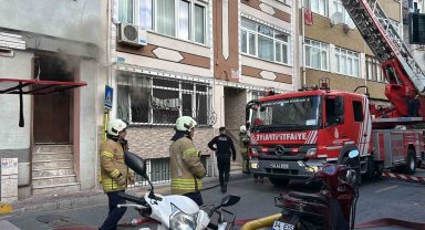 Fatih'te bir apartmanda yangın çıktı: 5 kişi mahsur kaldı