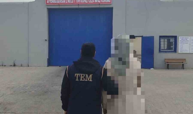 FETÖ'ye üye olmaktan aranan 2 kişi tutulandı