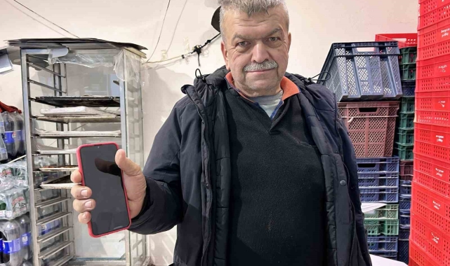 Fırıncının iyi niyetini su istimal ederek telefon ve parayı çalan kadın tutuklandı