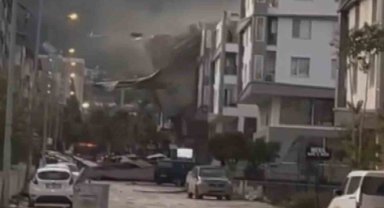 Fırtına binanın çatısını uçurdu, o anlar kamerada